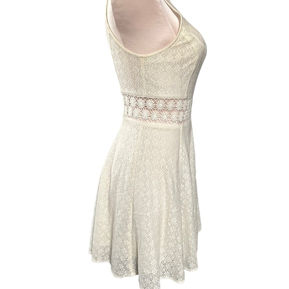 Free People ivory dress in size 0. See through design on waist. - Picture 9 of 12